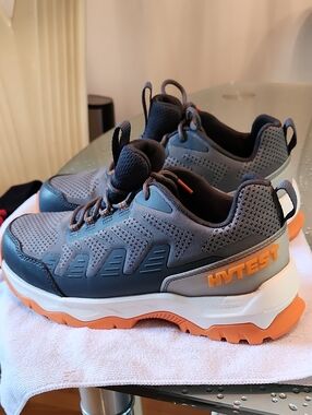 HYTEST Men’s Athletic Shoes in Gray and Orange
